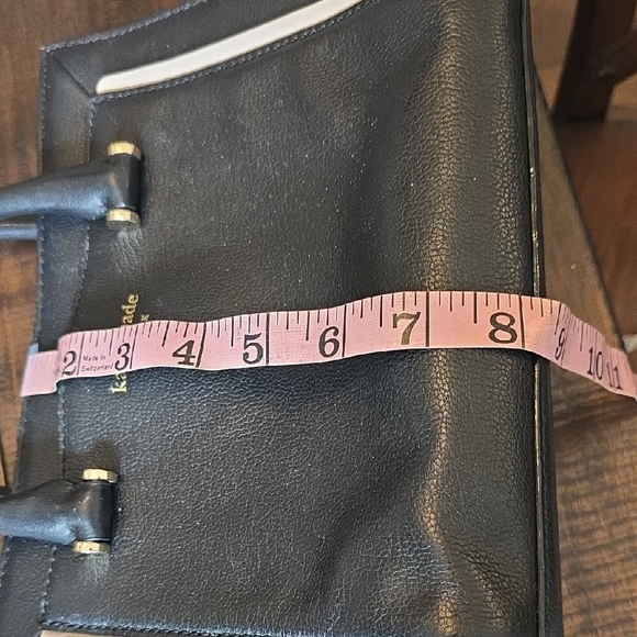 Kate Spade Classic Black and Cream Bag 10x8 - Picture 6 of 10